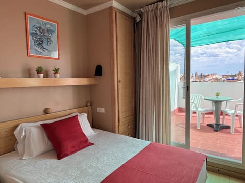 Standard Double Room, Balcony | In-room safe, desk, iron/ironing board, free WiFi