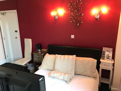 Standard Double Room, Ensuite | Free WiFi, bed sheets