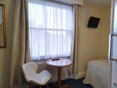 Economy Single Room, Ensuite