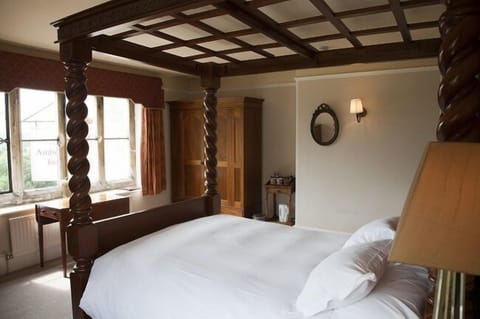 Premier Double or Twin Room | Premium bedding, desk, iron/ironing board, cribs/infant beds