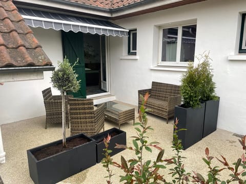 Superior Triple Room | Desk, soundproofing, free cribs/infant beds, free WiFi