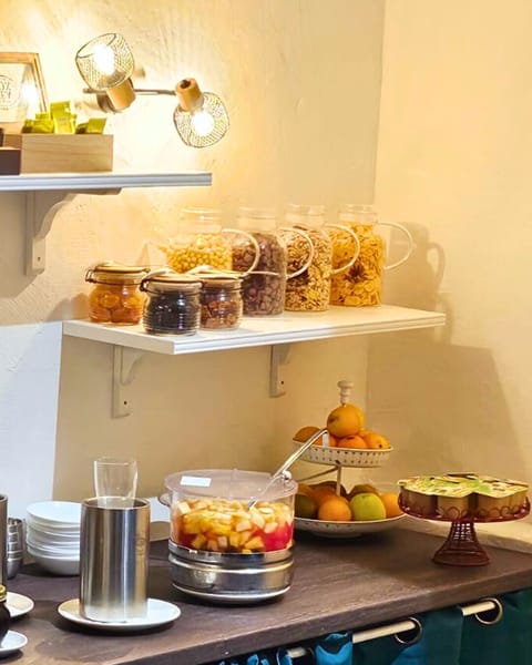 Daily continental breakfast (EUR 12 per person)