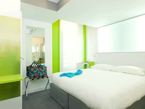 Standard Double Room, 1 Double Bed | In-room safe, desk, soundproofing, free cribs/infant beds