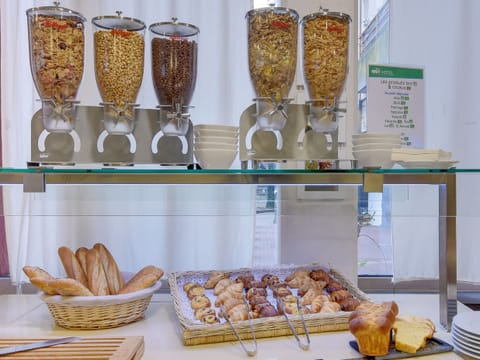 Daily buffet breakfast (EUR 11 per person)