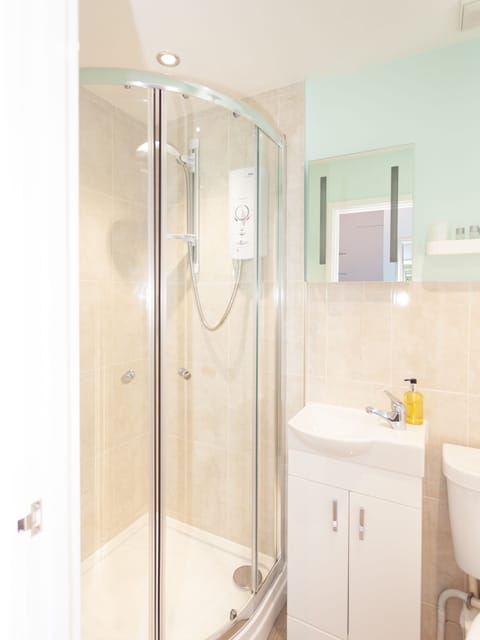 Twin Room, Ensuite | Bathroom