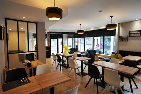 Daily buffet breakfast (EUR 14 per person)