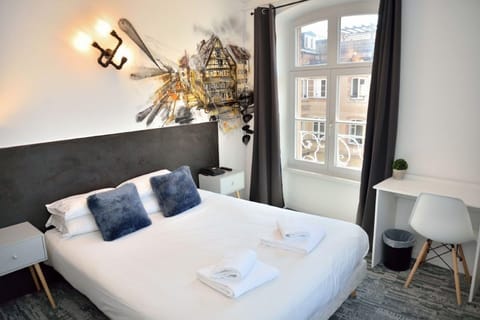 Classic Double Room, 1 Double Bed | Desk, iron/ironing board, free WiFi, bed sheets