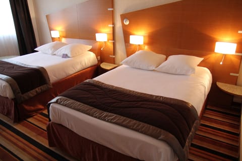 Classic Room, 2 Double Beds | Premium bedding, pillowtop beds, minibar, in-room safe