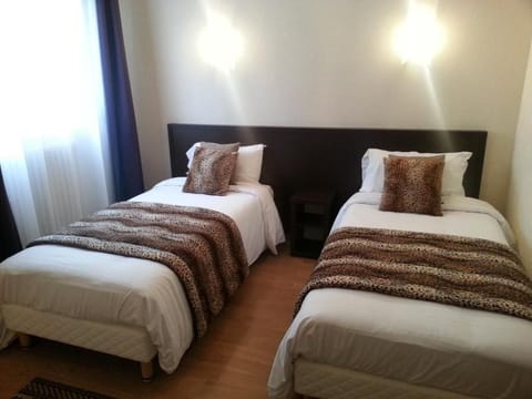 Standard Twin Room | Premium bedding, desk, iron/ironing board, free WiFi