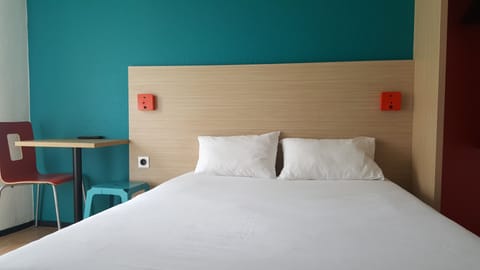 Room, 1 Double Bed, Private Bathroom (Cabrio) | Desk, blackout drapes, cribs/infant beds, free WiFi