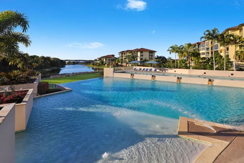 2 outdoor pools, pool umbrellas, sun loungers