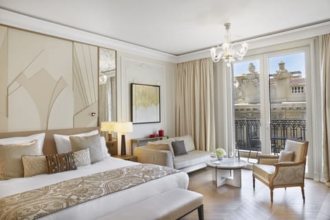 Deluxe room - City or Patio view | Premium bedding, minibar, in-room safe, individually decorated