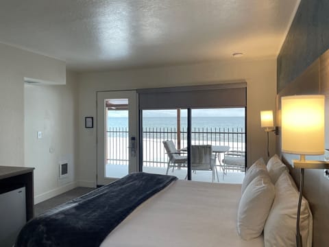 Lakefront King / Air Conditioning | View from room