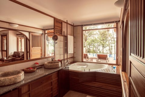 Villa, Private Pool | Bathroom | Deep soaking tub, free toiletries, hair dryer, bathrobes