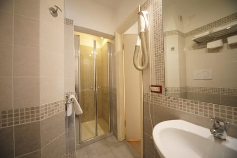 Double or Twin Room, Sea View | Bathroom | Shower, hair dryer, bidet, towels