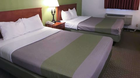 Deluxe Room, 2 Queen Beds, Non Smoking, Refrigerator | Free WiFi, bed sheets