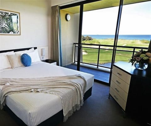 Suite, 1 Queen Bed, Balcony, Ocean View | Iron/ironing board, free WiFi, bed sheets