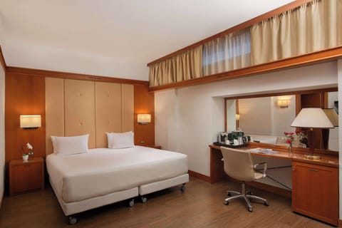 Minibar, in-room safe, desk, laptop workspace