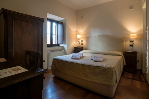 Standard Double Room | Minibar, in-room safe, desk, rollaway beds