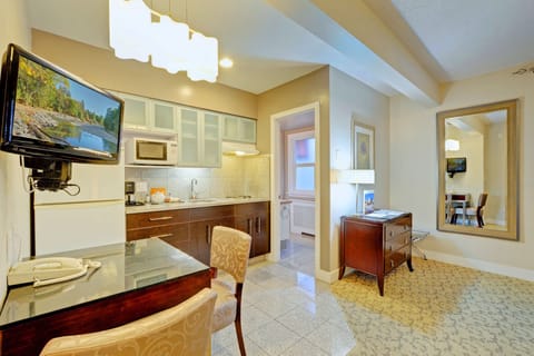 Double Room | In-room safe, desk, laptop workspace, iron/ironing board