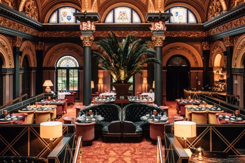 3 restaurants; breakfast, lunch, dinner, and brunch served