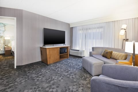 Suite, 1 Bedroom, Non Smoking | In-room safe, desk, soundproofing, iron/ironing board