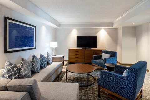 Presidential Suite, 1 King Bed, Non Smoking | Living area | Flat-screen TV, pay movies