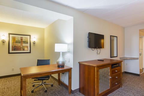 Suite, 1 King Bed, Non Smoking | Desk, blackout drapes, iron/ironing board, free cribs/infant beds