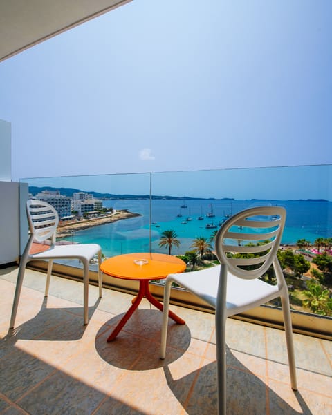 Standard Twin Room, Sea View | Balcony