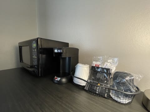 Efficiency Suite King Non Smoking 1 person Sofa bed | Room amenity