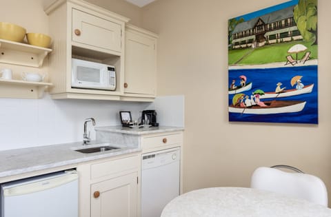 Luxury Suite, 1 King Bed, Lake View | Private kitchen | Fridge, coffee/tea maker, electric kettle