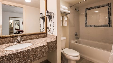 Suite, 1 King Bed, Non Smoking, Refrigerator & Microwave | Bathroom | Combined shower/tub, free toiletries, hair dryer, towels