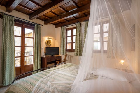 Superior Room (With Old Town View) | 1 bedroom, minibar, in-room safe, desk