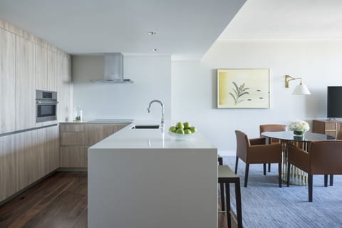 Apartment, 2 Bedrooms | Private kitchen