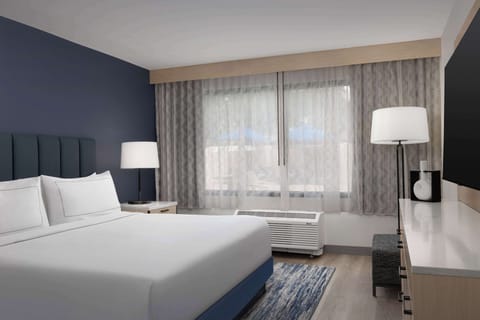 Suite, 1 King Bed | Premium bedding, pillowtop beds, in-room safe, desk