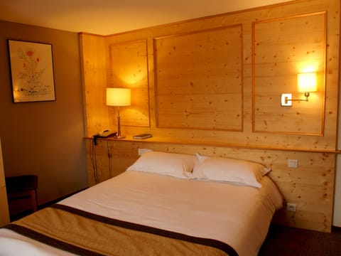 In-room safe, free cribs/infant beds, free WiFi, bed sheets