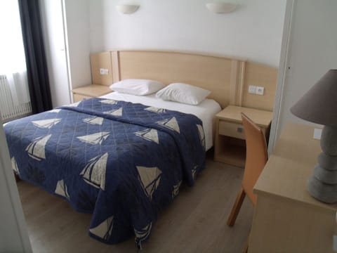 Standard Double Room | Individually decorated, individually furnished, desk, iron/ironing board