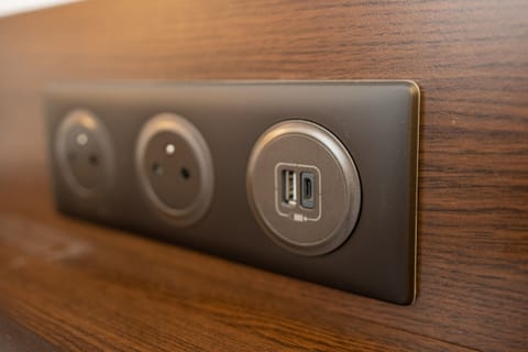 Premium bedding, in-room safe, desk, blackout drapes