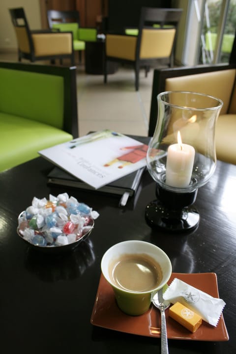 Daily buffet breakfast (EUR 13.5 per person)