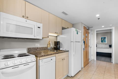 Standard Condo, 2 Bedrooms, Partial Ocean View | Private kitchen | Full-size fridge, microwave, oven, stovetop