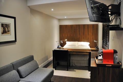 Deluxe Room | In-room safe, iron/ironing board, free cribs/infant beds, free WiFi