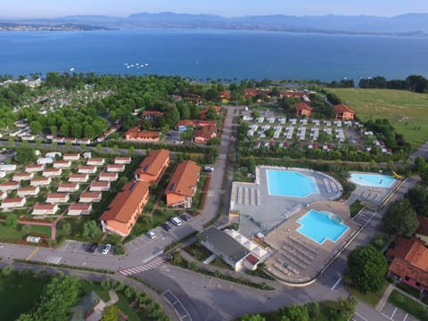 Seasonal outdoor pool, pool umbrellas, sun loungers