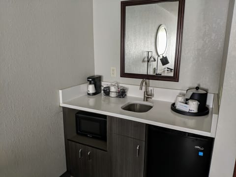 Fridge, microwave, coffee/tea maker