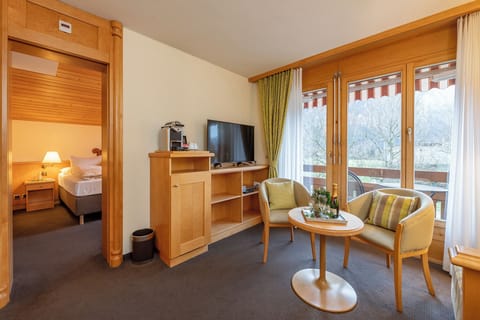 Standard Suite | Premium bedding, minibar, in-room safe, desk