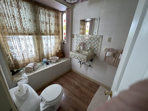 Suite, 1 Queen Bed with Sofa bed (Room 2) | Bathroom | Free toiletries, soap, shampoo, toilet paper