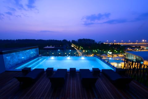 Outdoor pool, sun loungers