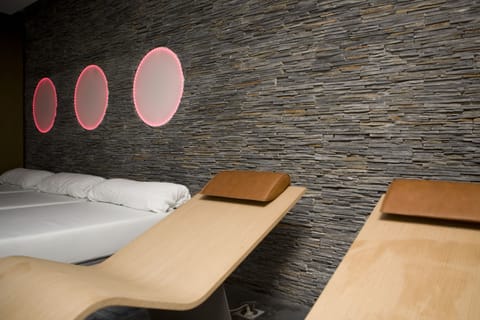 Sauna, hot tub, steam room, Turkish bath, body treatments, hydrotherapy