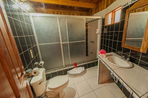 Triple Room | Bathroom | Shower, towels