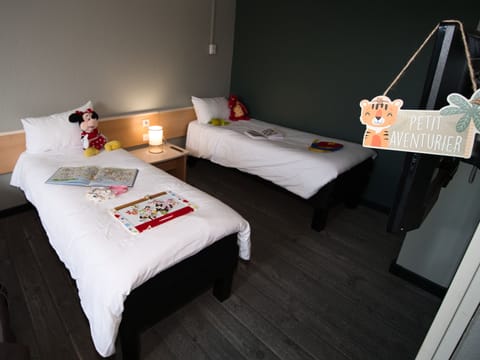 Children's theme room