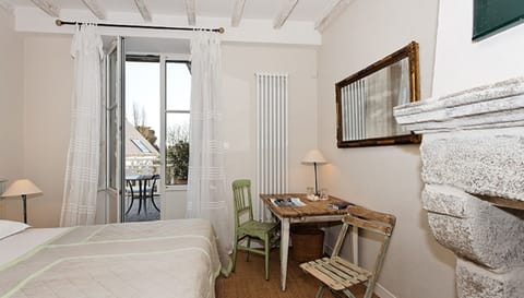 Superior Room, Terrace | In-room safe, desk, iron/ironing board, free WiFi